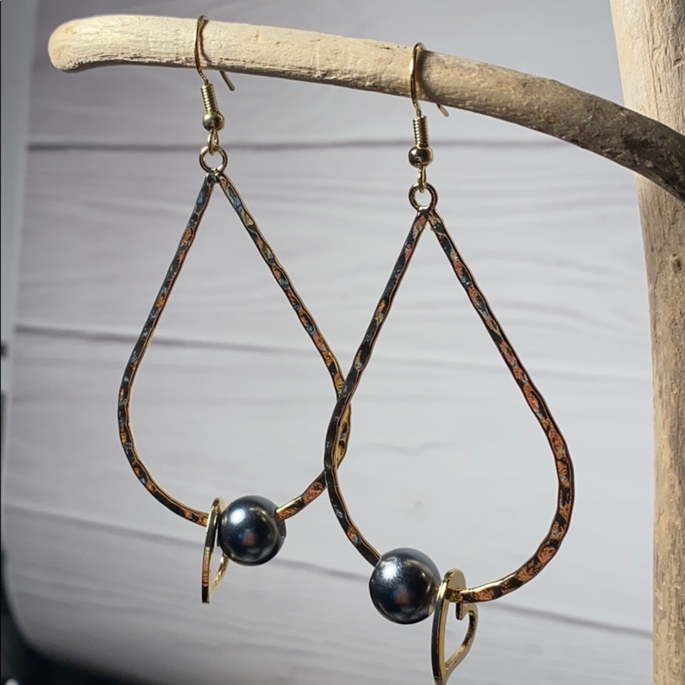 Hawaiian Teardrop Earring with Shell Pearl